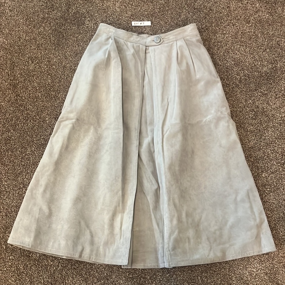 2/$30 100% polyester skirt with pockets